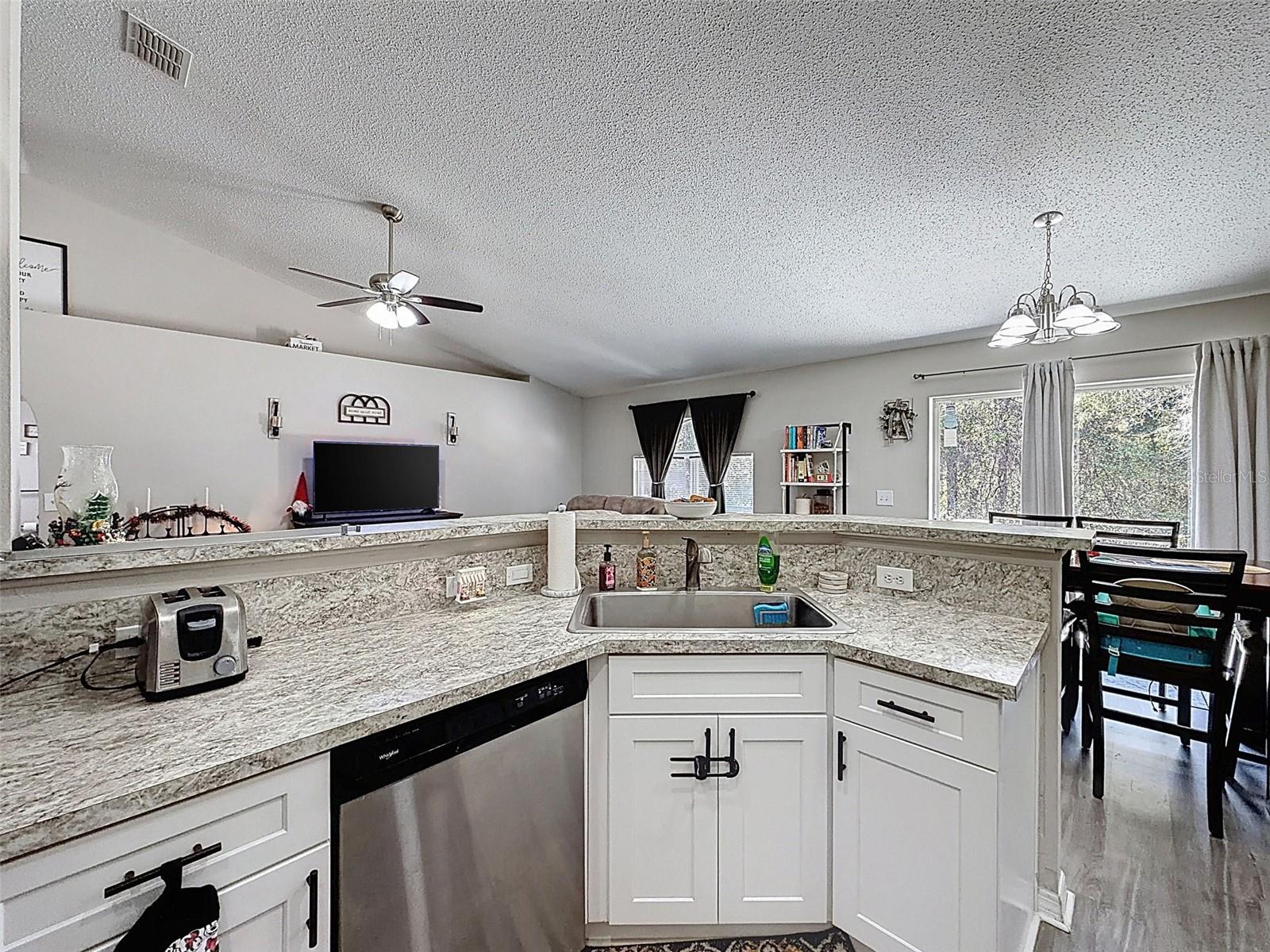 ROYAL HIGHLANDS - Residential