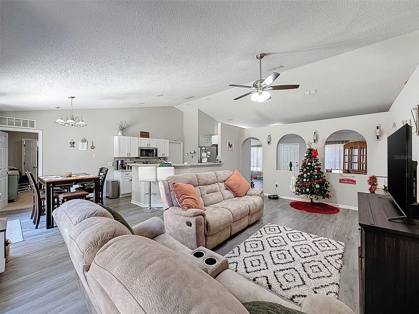 ROYAL HIGHLANDS - Residential