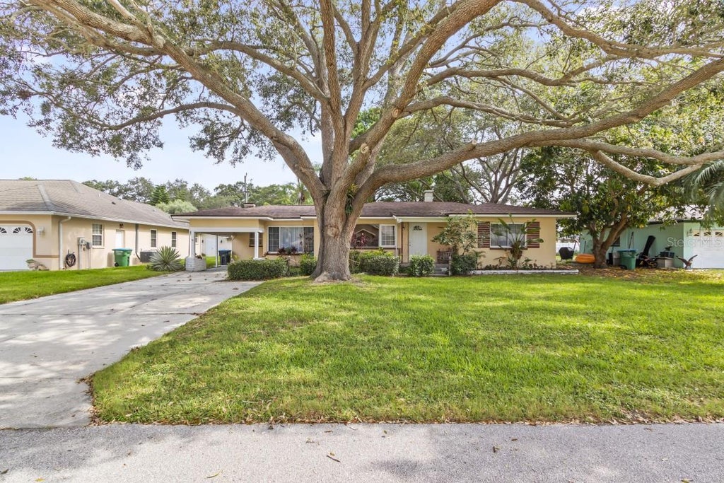 Photo of 1512 Lime Street, Clearwater, FL 33756 (MLS # A4703848)