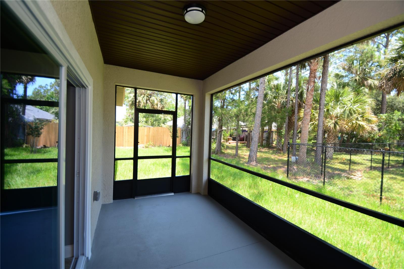 PINE GROVE - Residential Lease