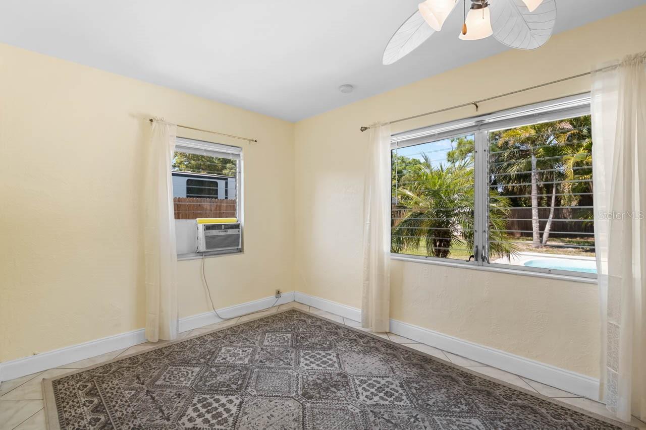 RUSKIN CITY 1ST ADD - Residential