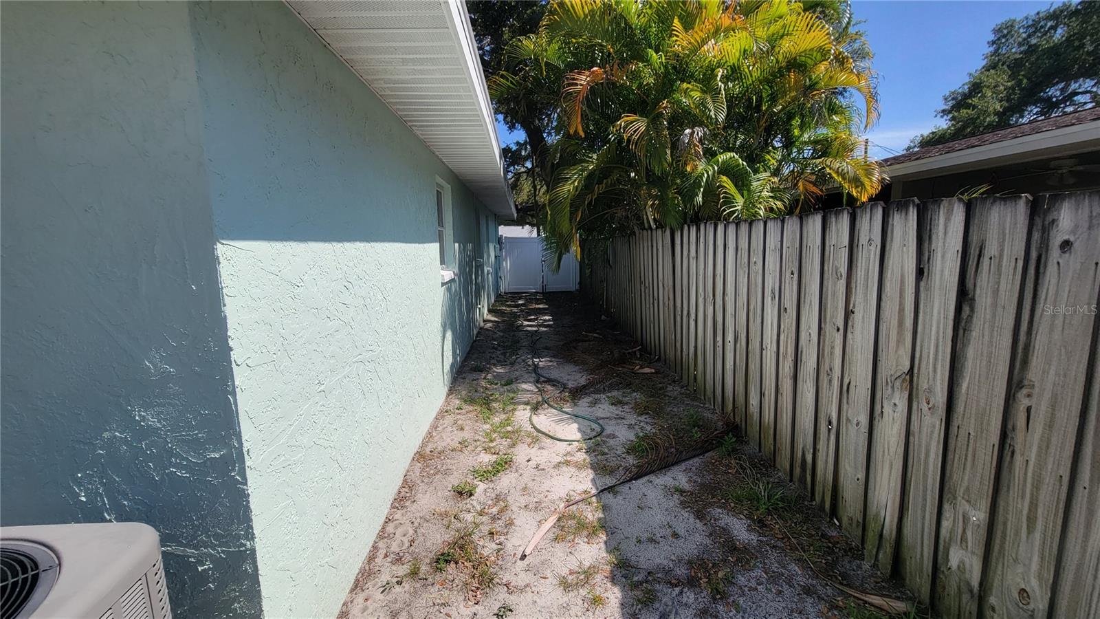 LAKE GARDENS SUB - Residential Lease