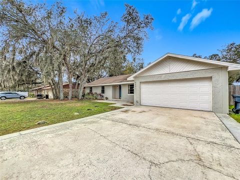 A home in WINTER HAVEN