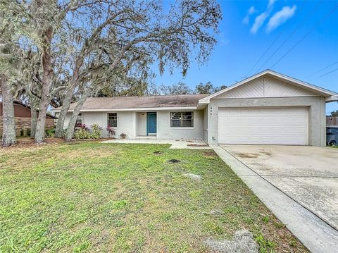 A home in WINTER HAVEN