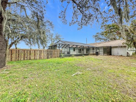 A home in WINTER HAVEN