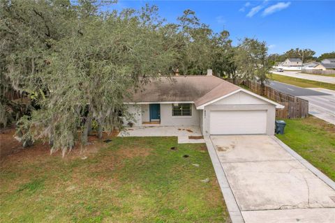 A home in WINTER HAVEN