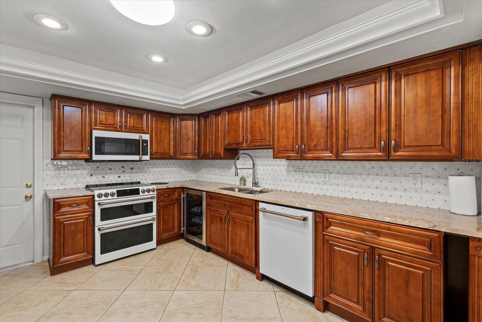 PALM-AIRE AT SARASOTA 9-B - Residential Lease