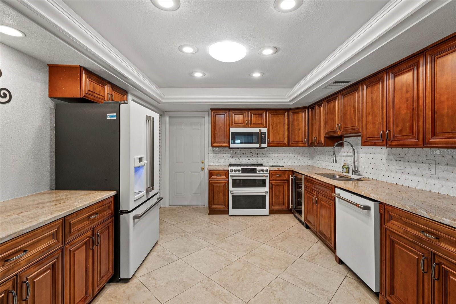 PALM-AIRE AT SARASOTA 9-B - Residential Lease
