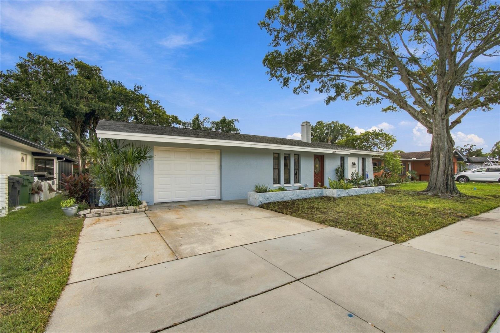 1813 DRIFTWOOD CIRCLE N