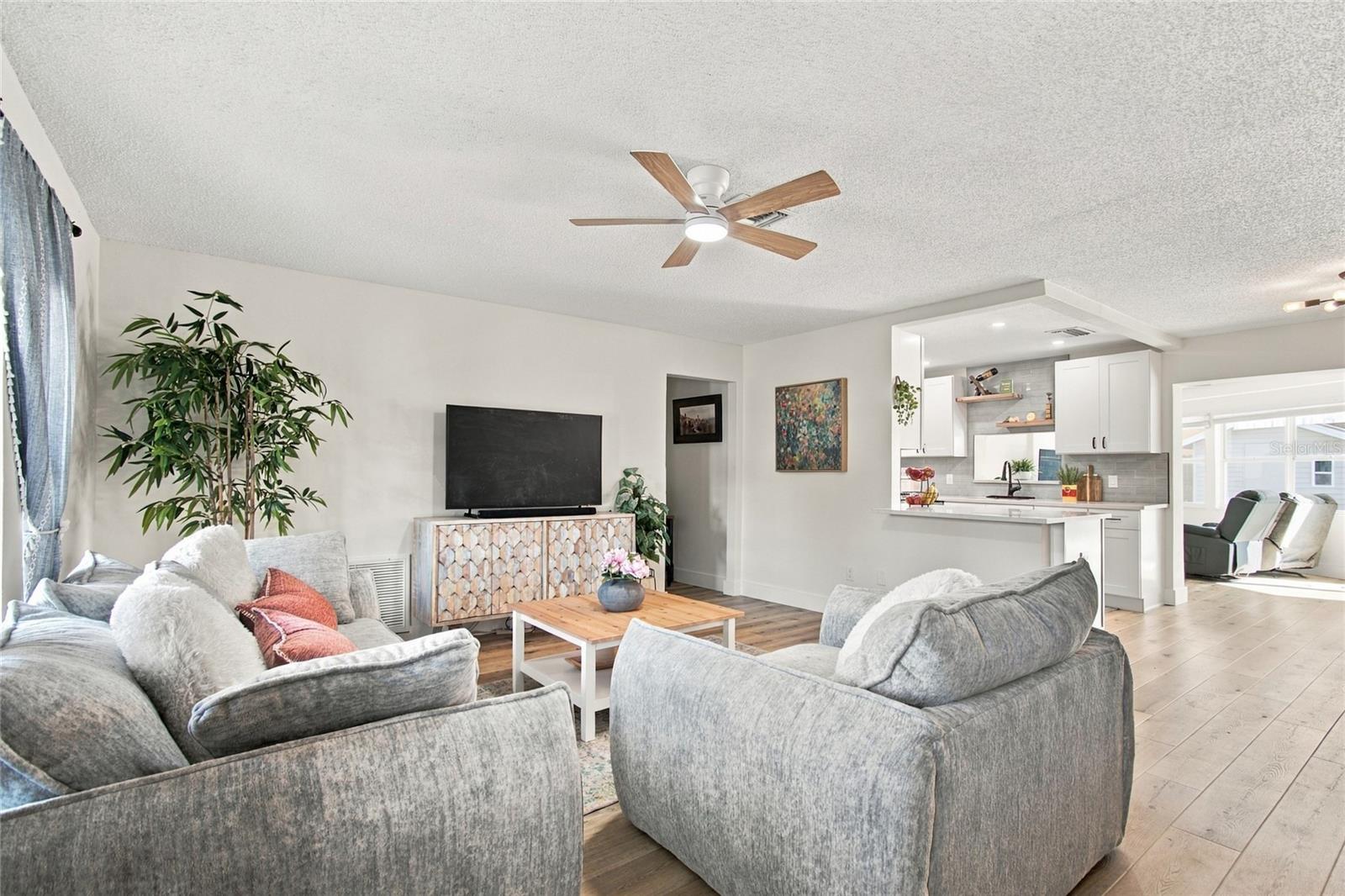 1813 DRIFTWOOD CIRCLE N