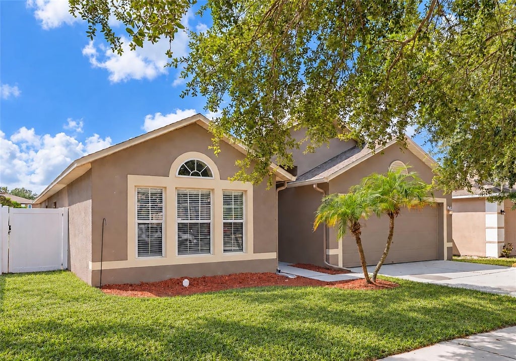 Photo of 10919 Banyan Wood Way, Riverview, FL 33579 (MLS # A4706748)