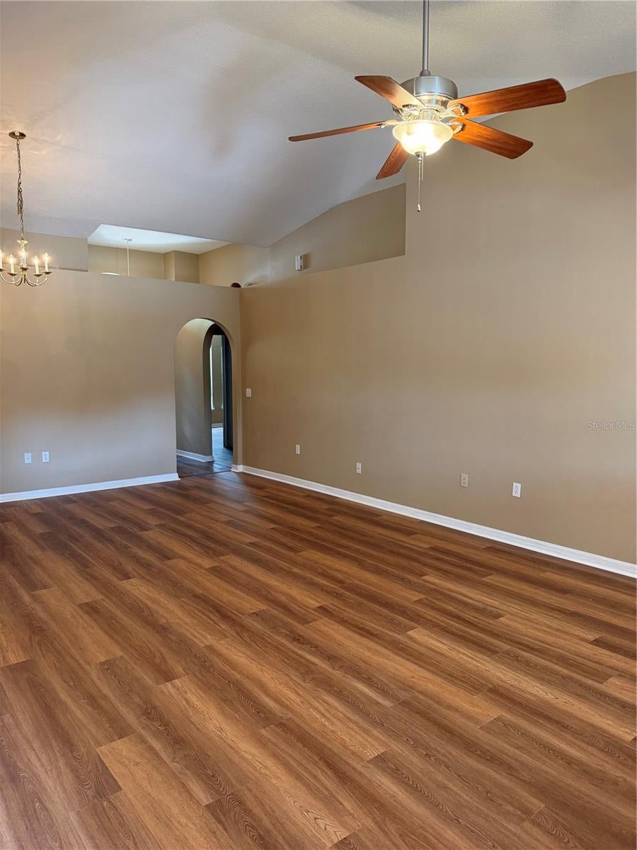 10919 BANYAN WOOD WAY, RIVERVIEW, FL, 33579 4 10919 BANYAN WOOD WAY