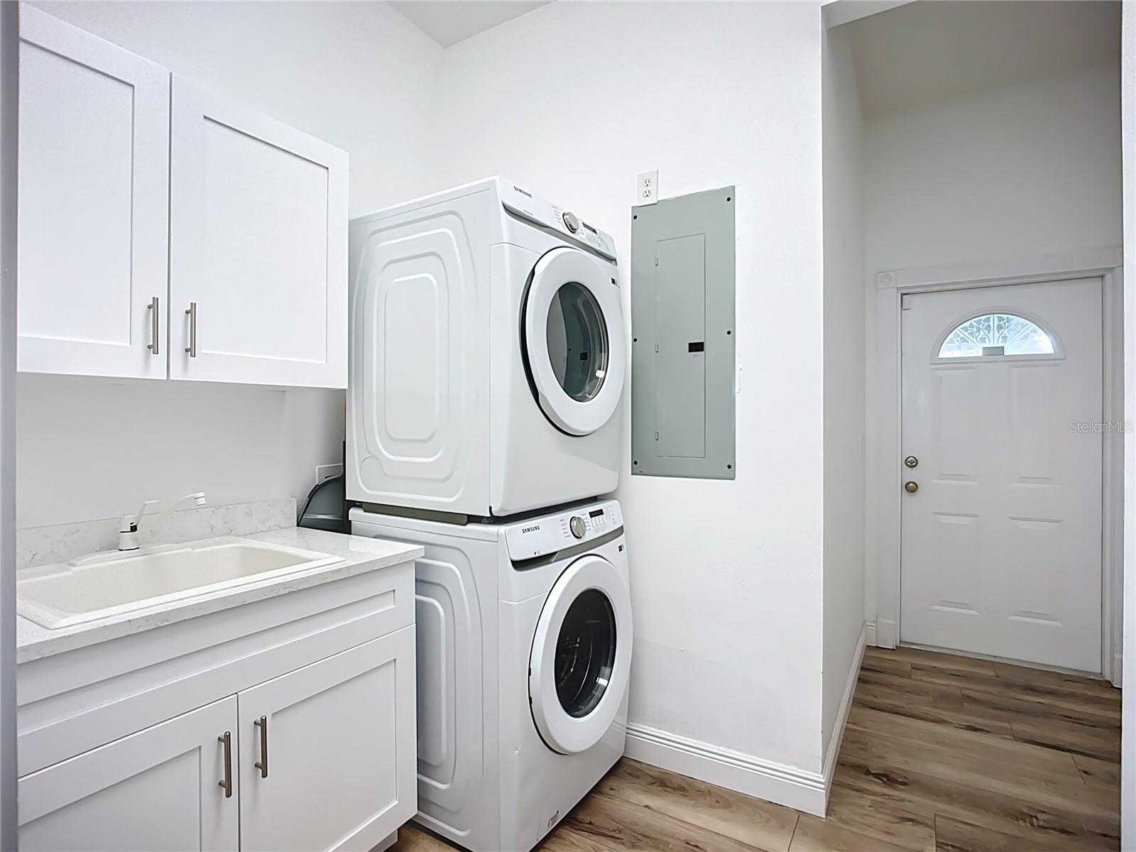 TREETOPS BAY CONDO - Residential Lease