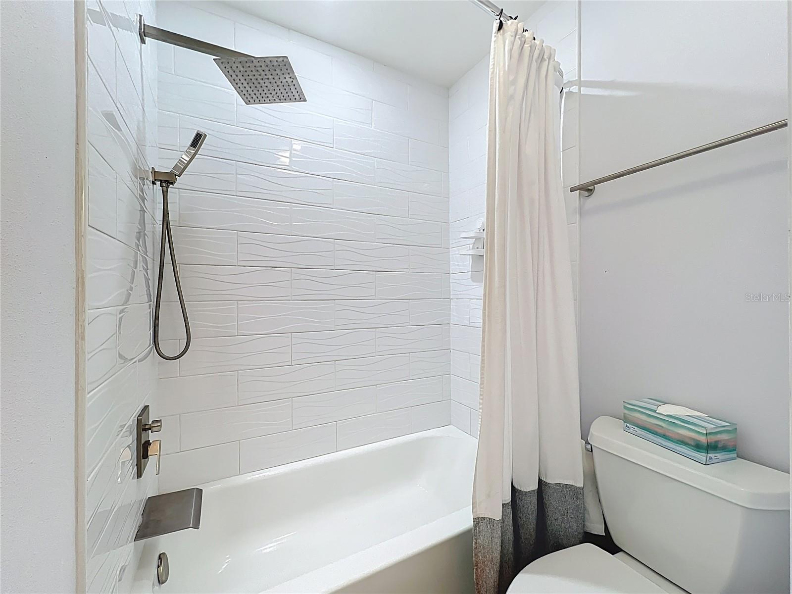 TREETOPS BAY CONDO - Residential Lease
