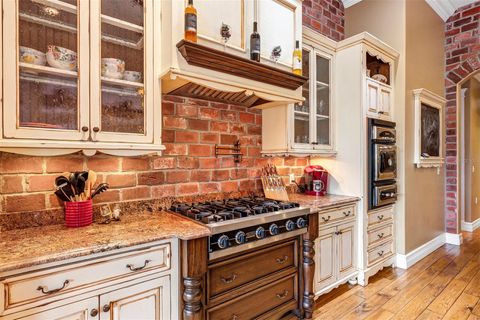 Tiny photo for 29030 Can Do Lane, Tavares, FL 32778 (MLS # V4944983)