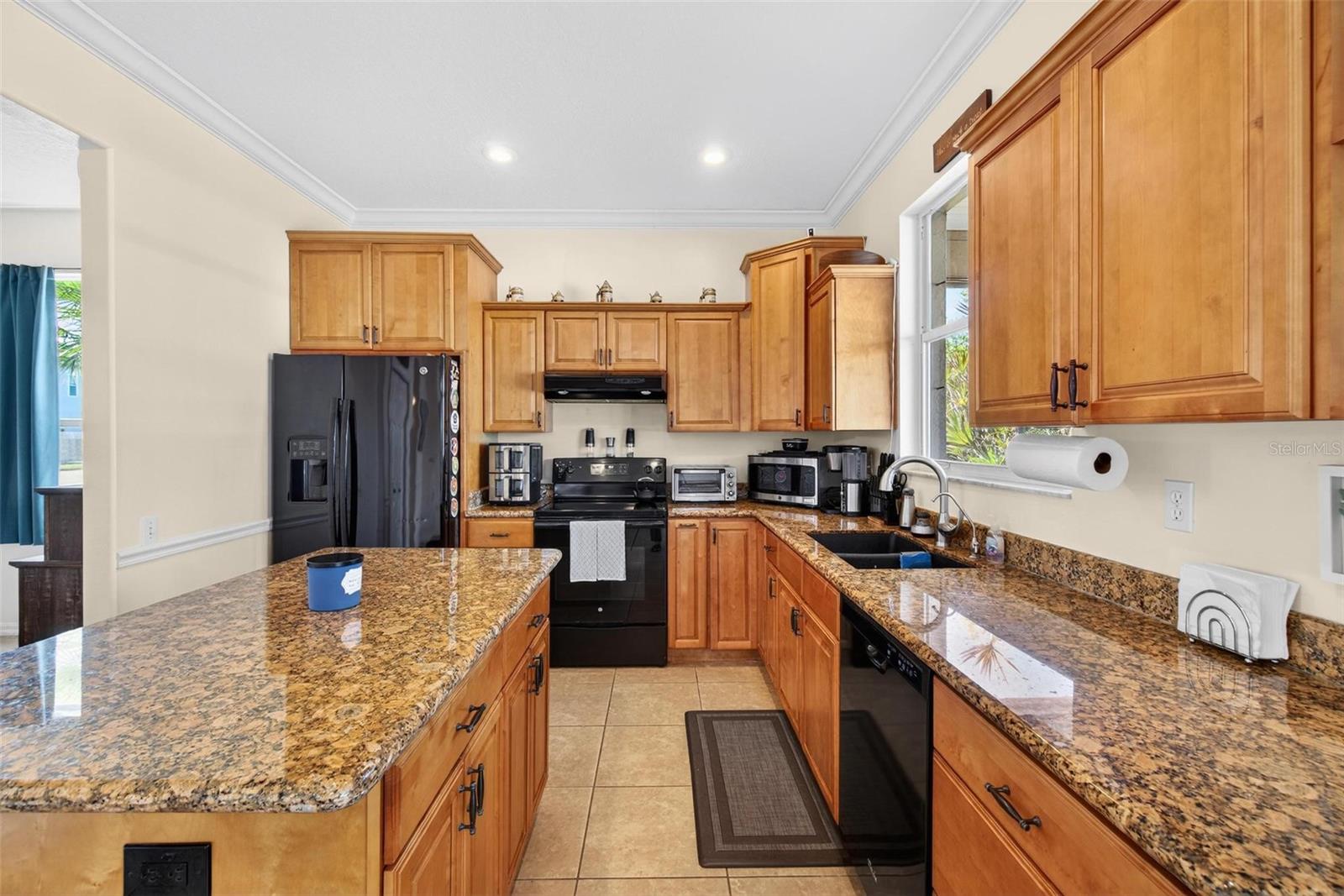 1006 ROBINWOOD DRIVE