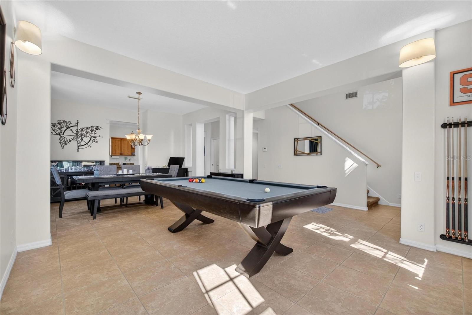 1006 ROBINWOOD DRIVE