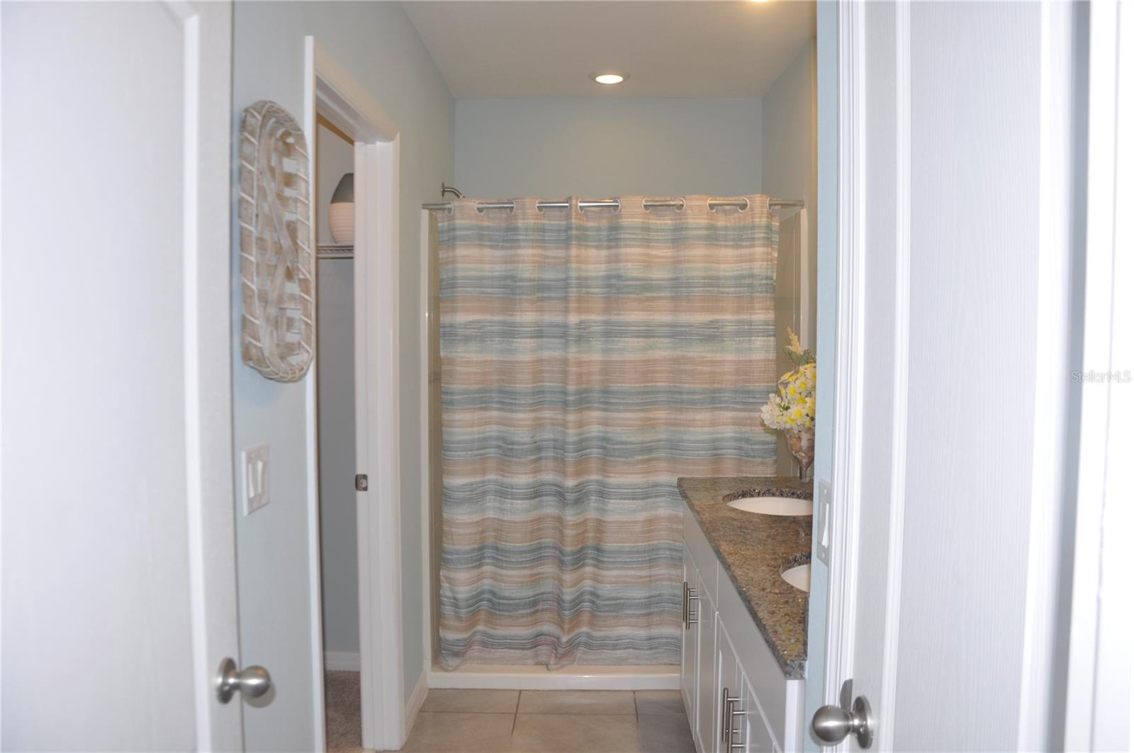 BELLA OAKS - Residential Lease