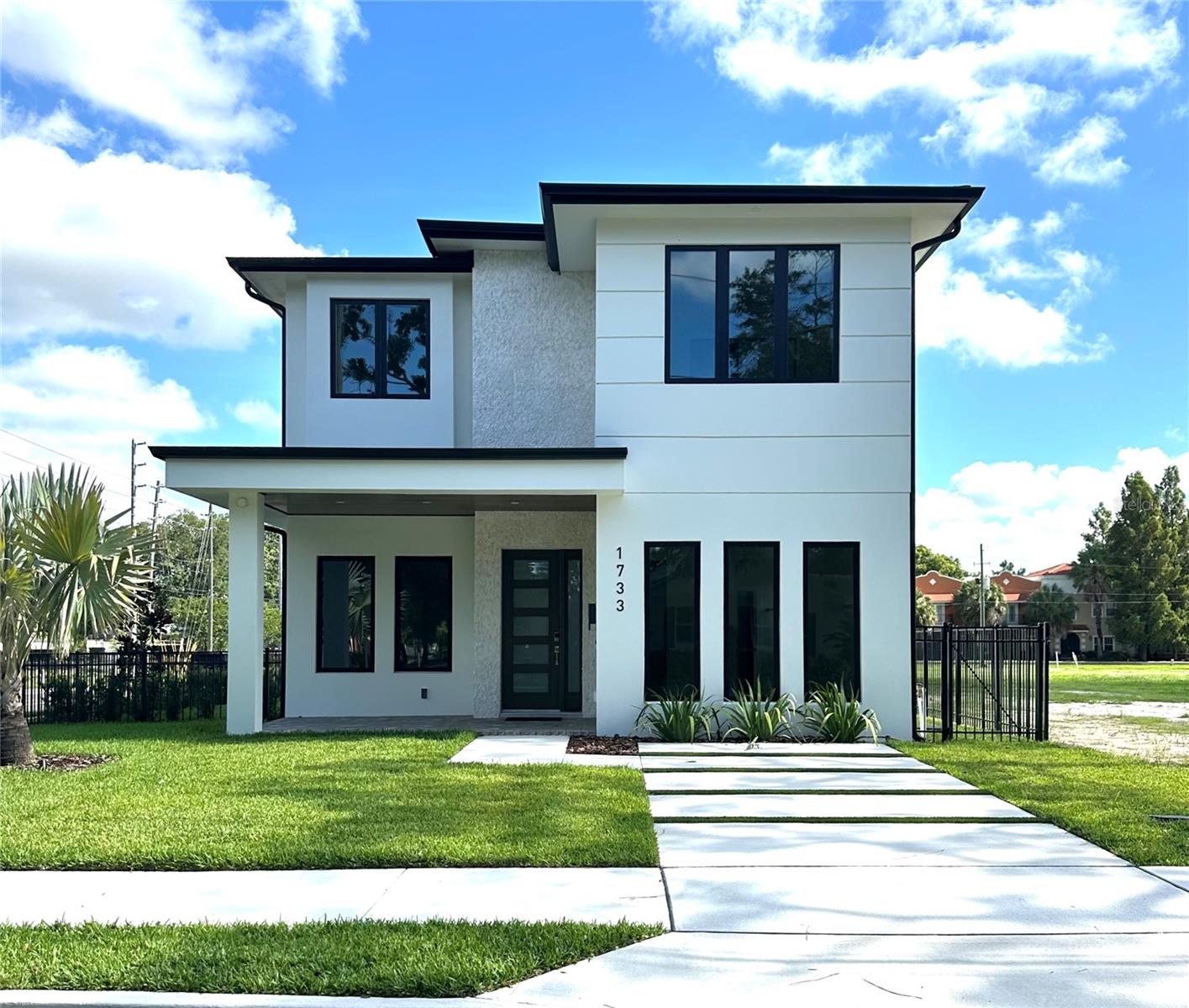 1733 HARMON AVENUE