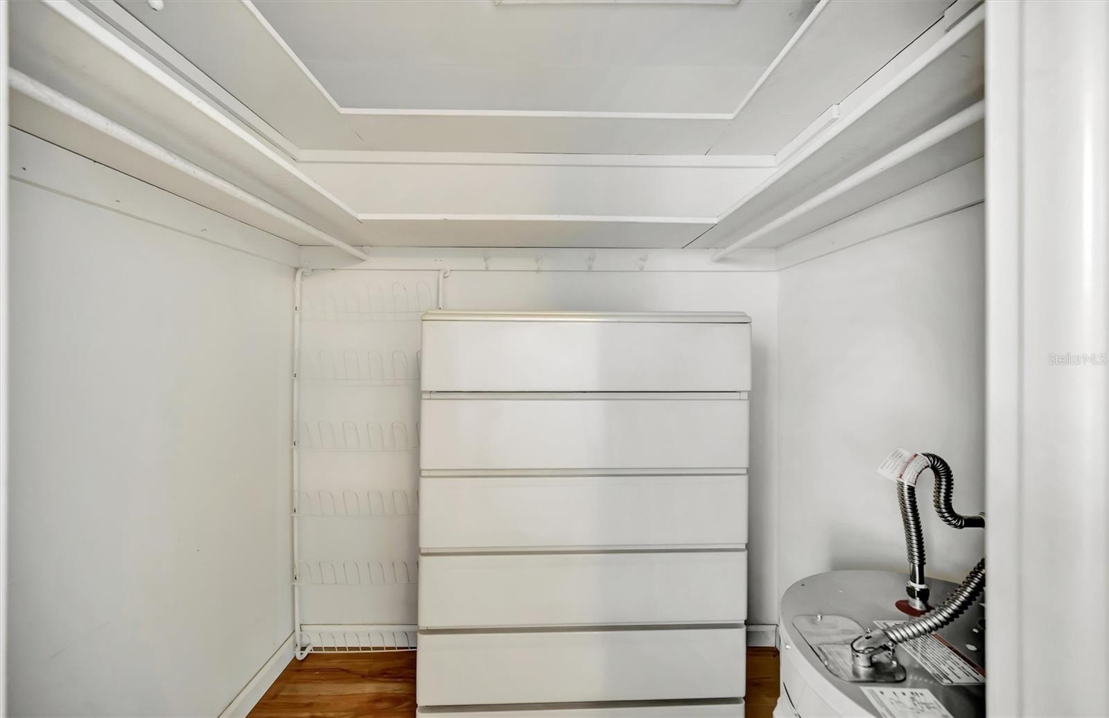 VELVET CLOAKE CONDO - Residential