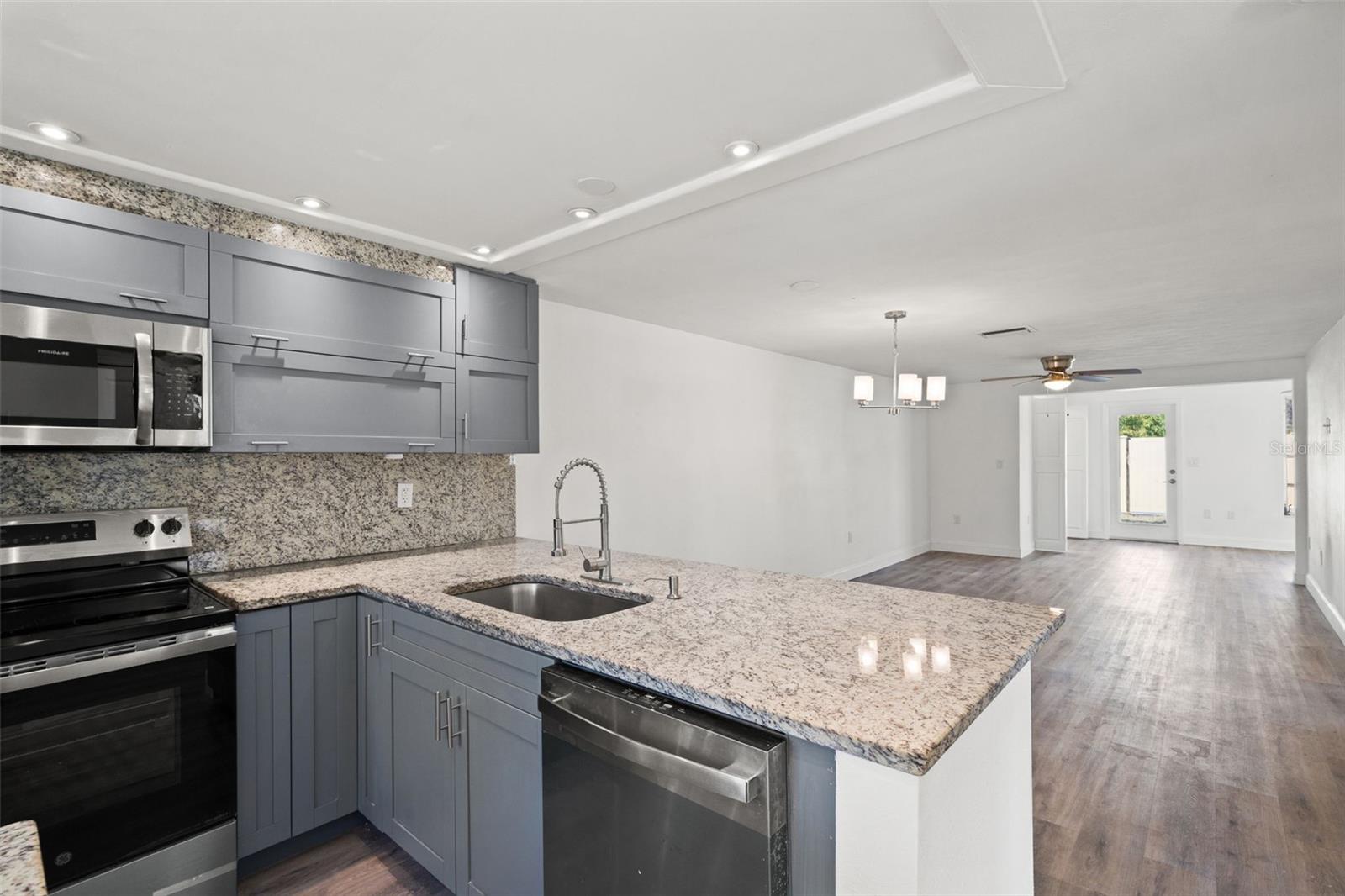 GARDENS BEACON SQUARE - Residential