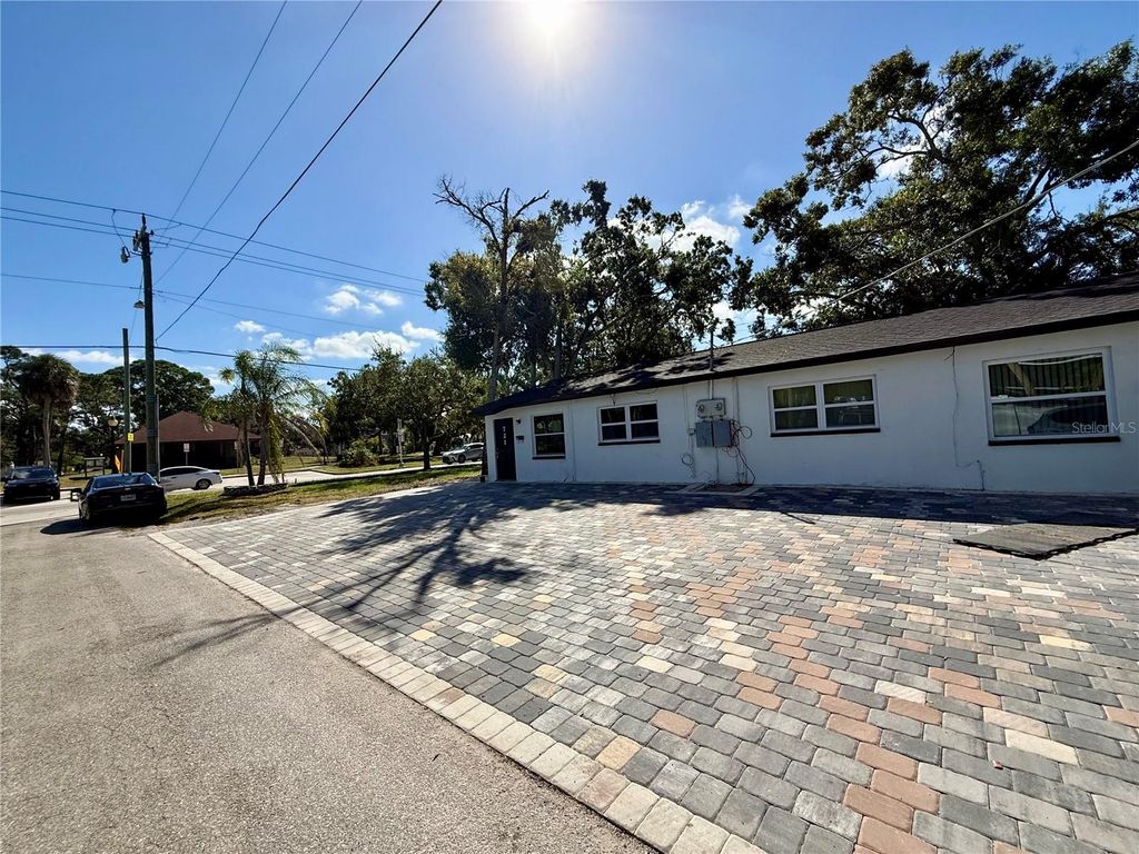 Photo of 721 N Osprey Avenue, Sarasota, FL 34236 (MLS # C7516619)