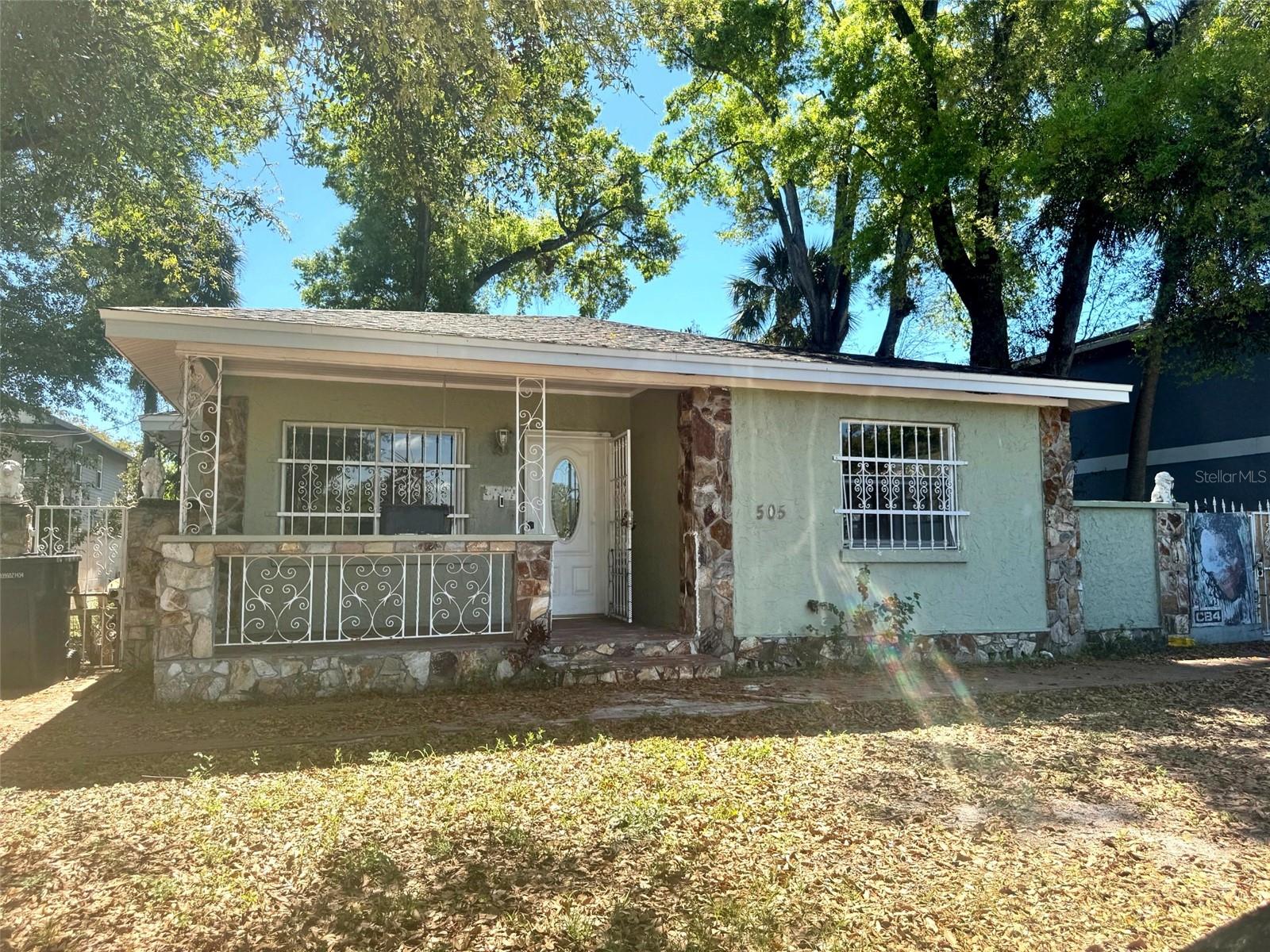 505 E COLUMBUS DRIVE