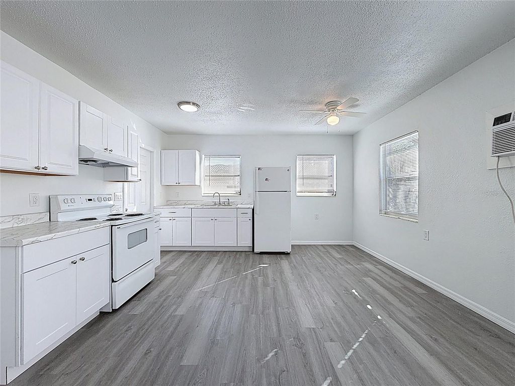 Photo of 650 E Harbor Drive S, St Petersburg, FL 33705 (MLS # TB8494418)