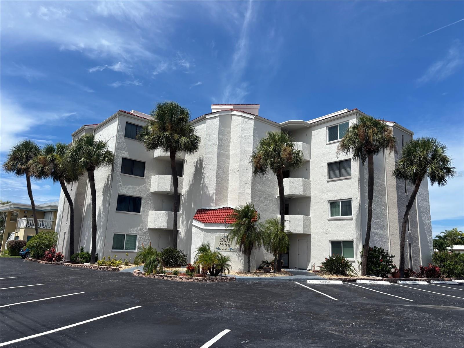 SKIFF POINT CONDO - Residential