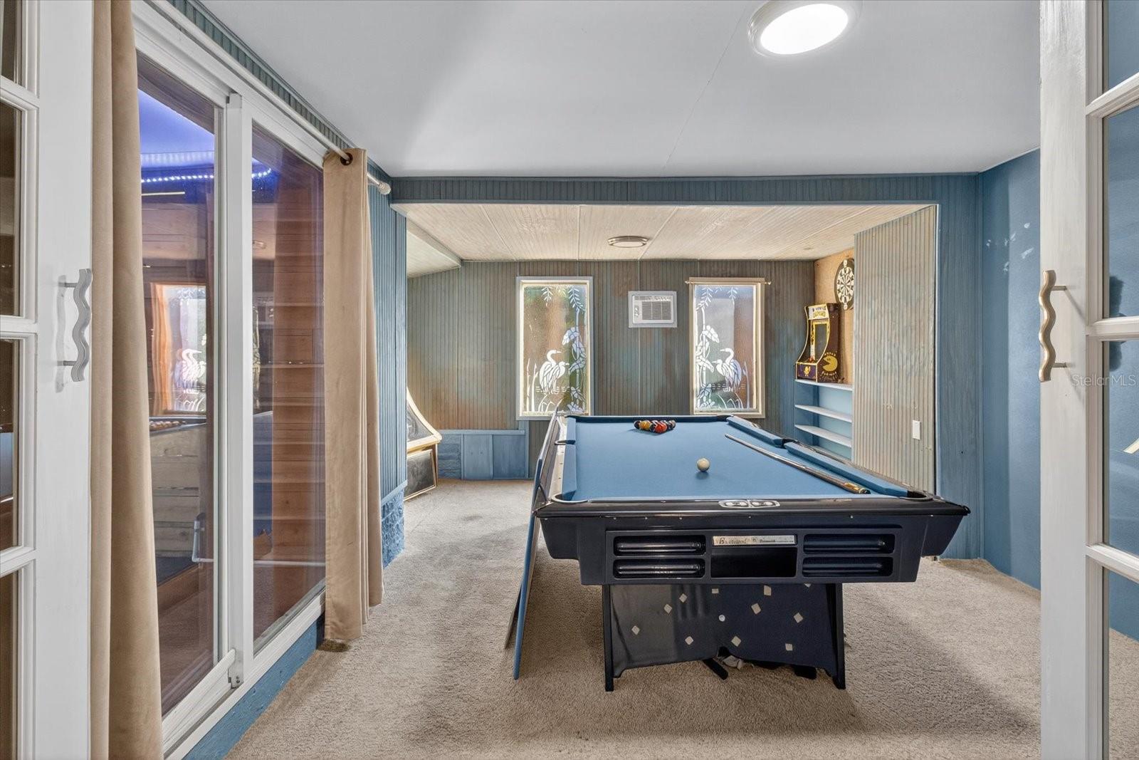 FOREST HILLS - Residential