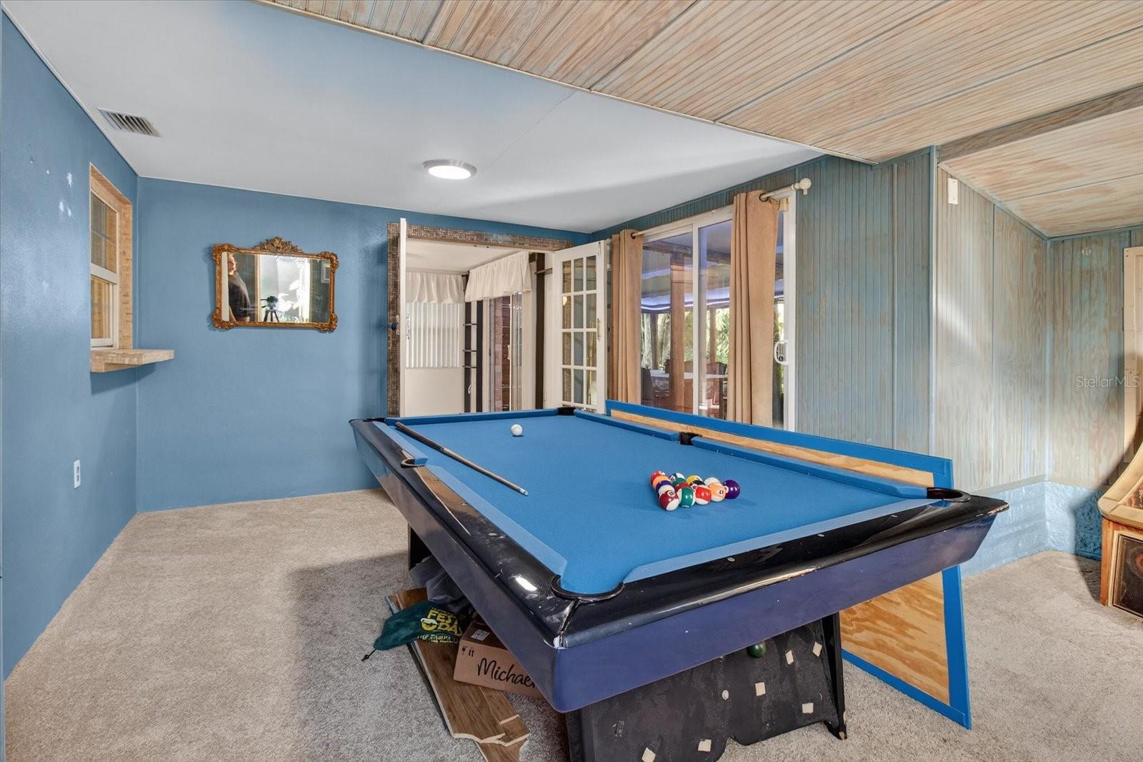 FOREST HILLS - Residential