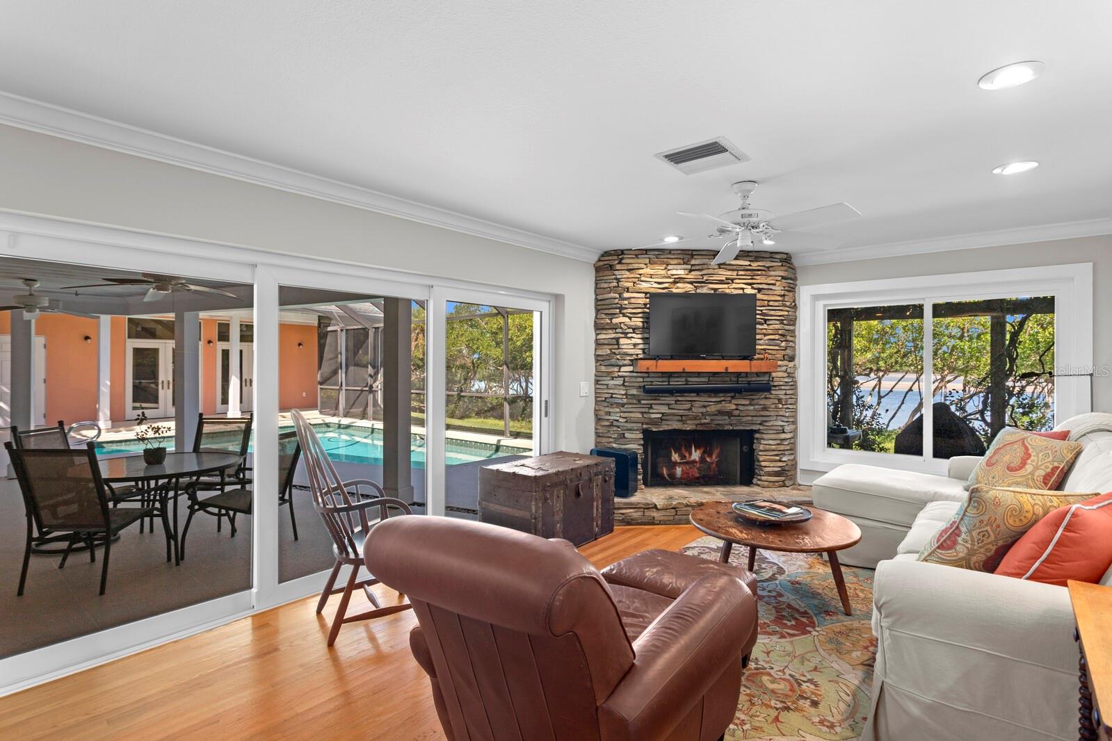 HARBOR ISLE UNIT ONE - Residential