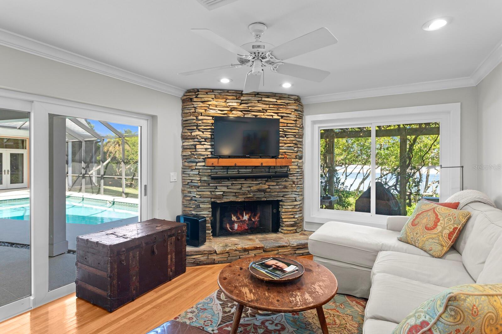 HARBOR ISLE UNIT ONE - Residential