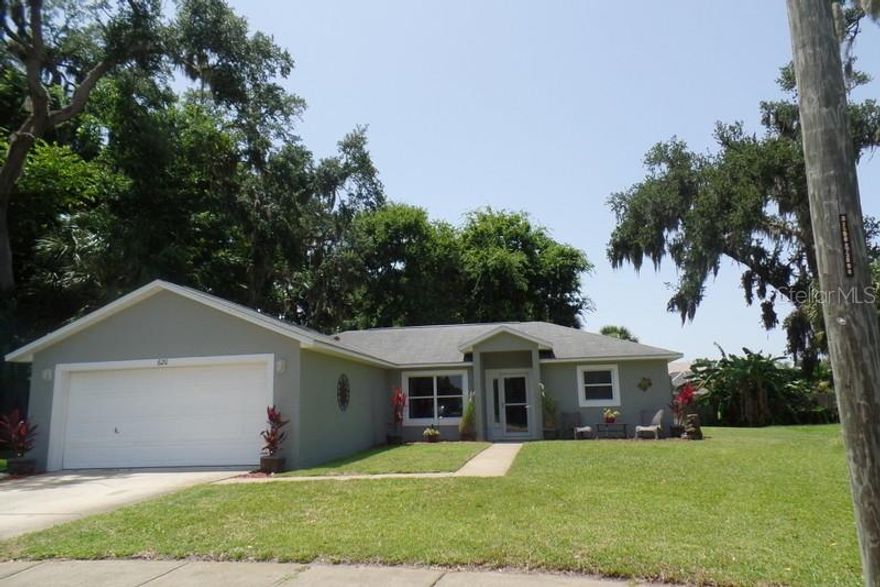 LOVELY 3 BDRM 2 BTH 2 CAR GR. BLOCK HOME WITH LARGE SCREEND FLORIDA ROOM WITH ALL WEATHER WINDOWS, FRESHLY PAINTED, NEW WOOD LAMINATE FLOORS THROUGH OUT, & NEW A/C 2014. NEW HWH 2015. ENJOY THE EXTRA LARGE CUL DE SAC LOT. WITH VIEW OF LAKE ACROSS THE WAY. LIVE THE EASY LIFE HERE FOR ONLY $225,000. ;Water: City