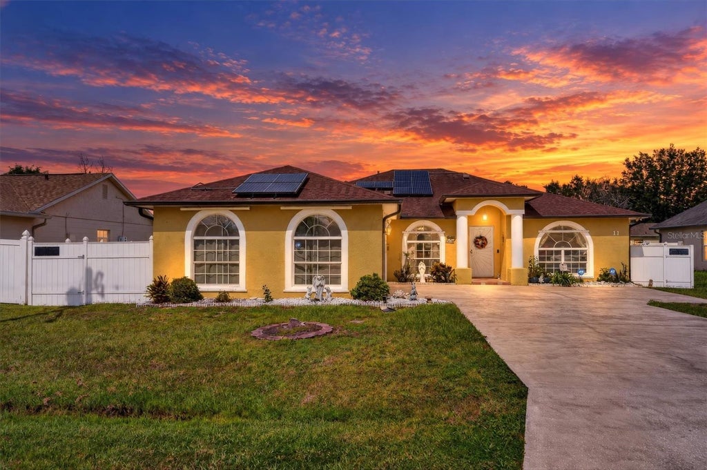 Photo of 11 York Court, Kissimmee, FL 34758 (MLS # S5159784)