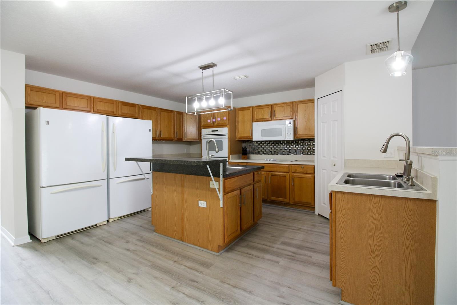 BERKLEY RIDGE PH 01 - Residential Lease