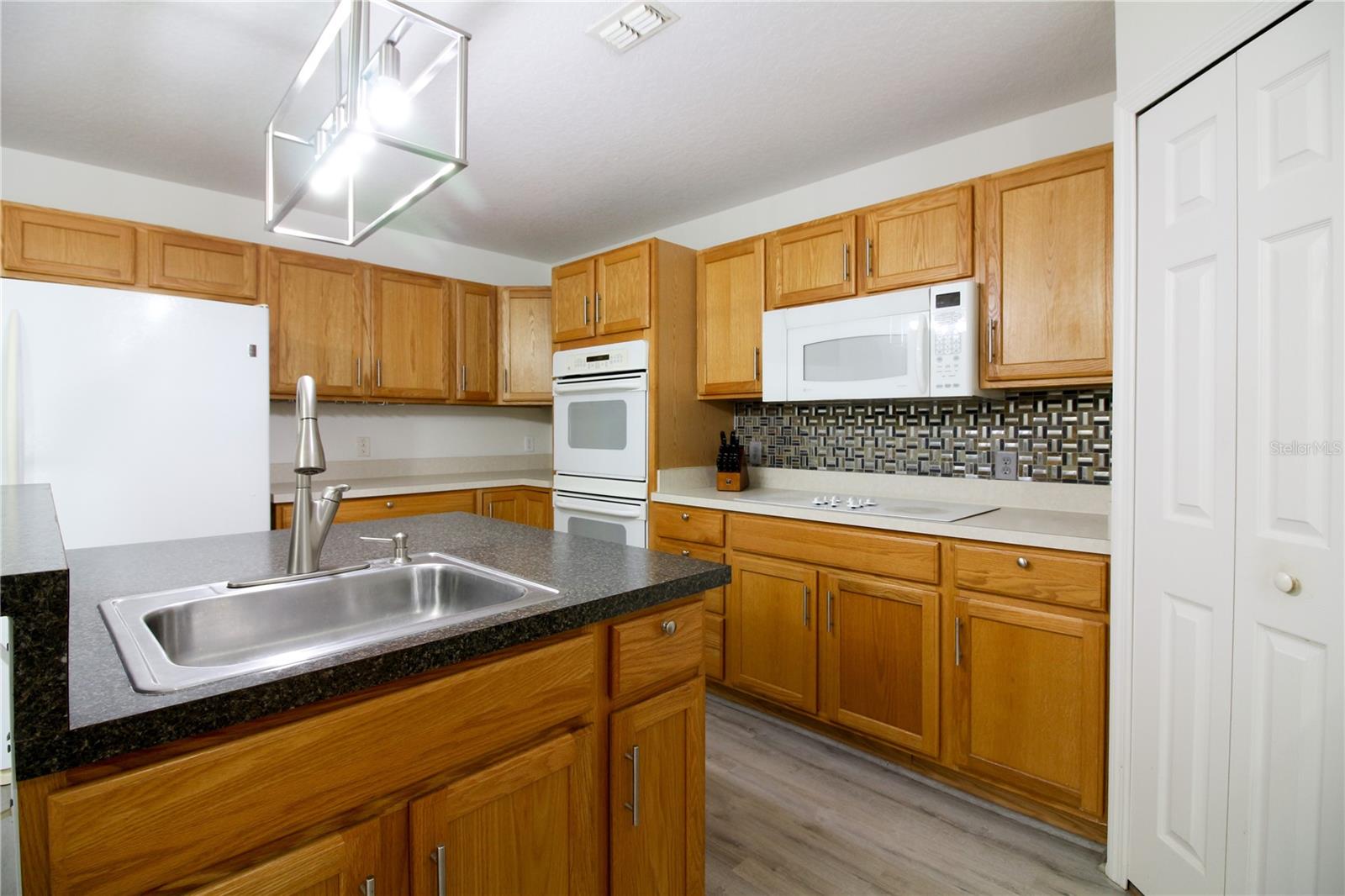 BERKLEY RIDGE PH 01 - Residential Lease