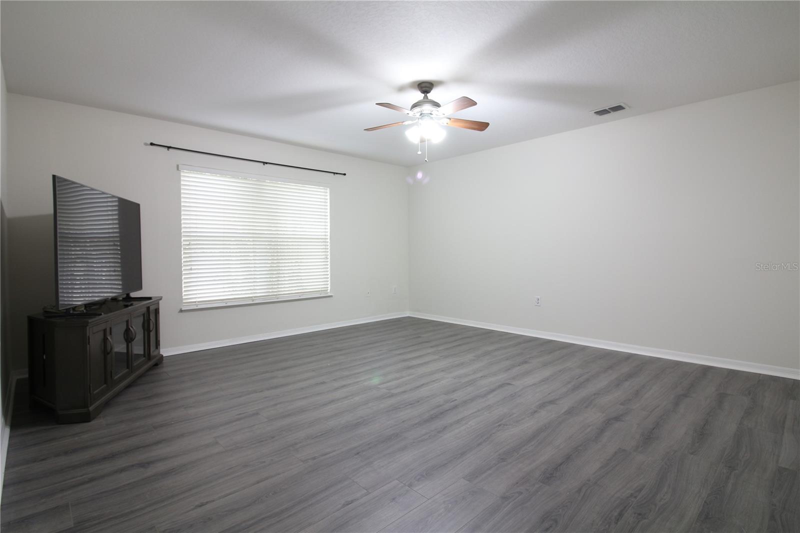 BERKLEY RIDGE PH 01 - Residential Lease