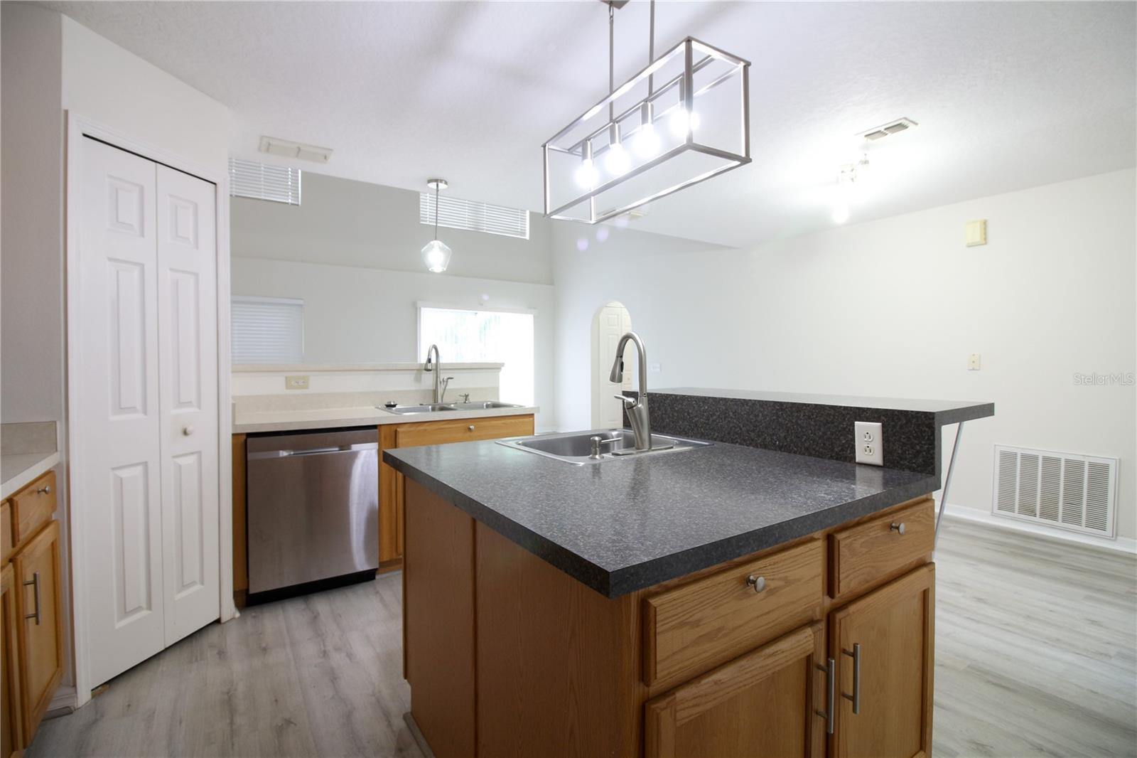 BERKLEY RIDGE PH 01 - Residential Lease