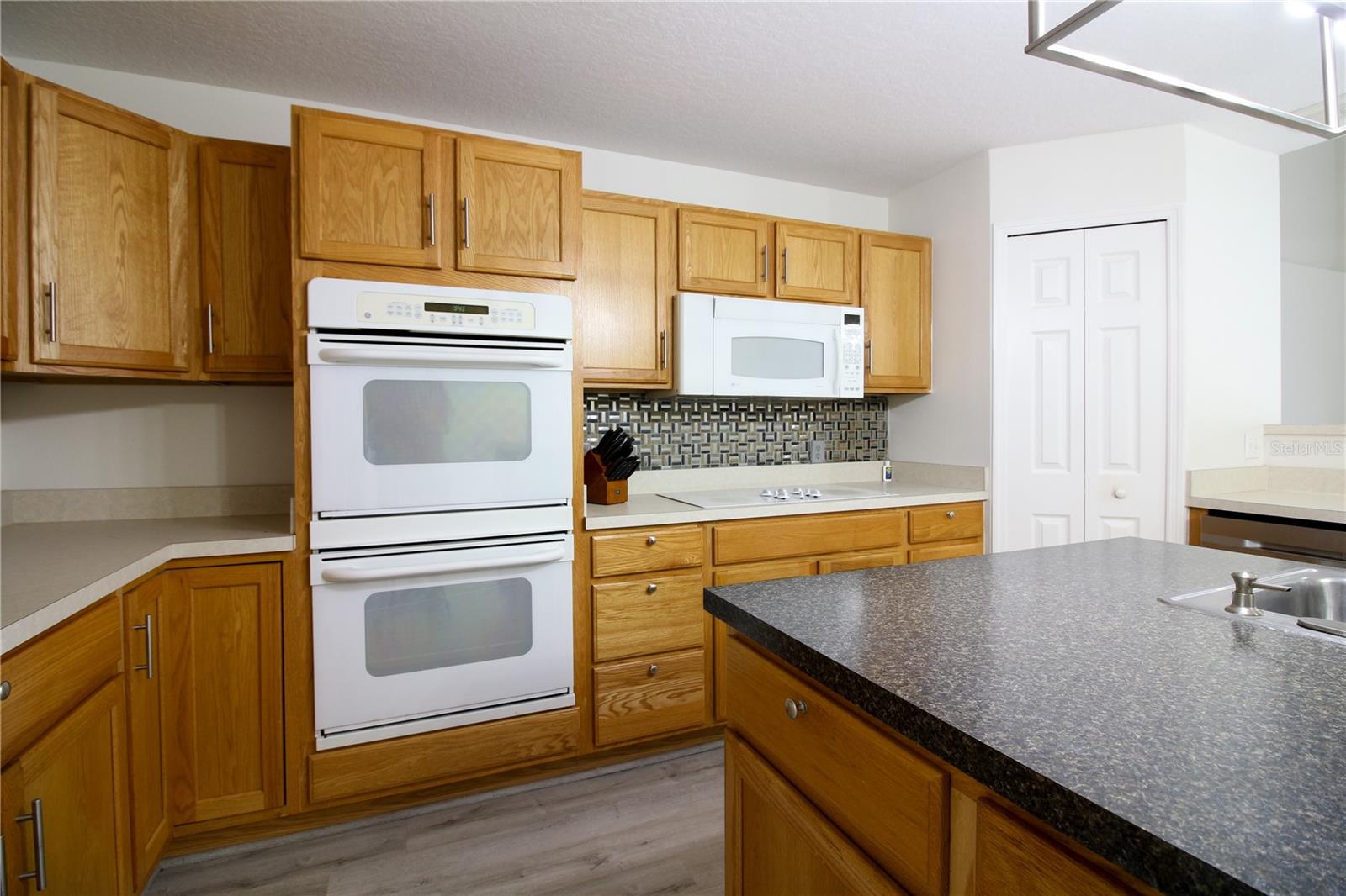 BERKLEY RIDGE PH 01 - Residential Lease