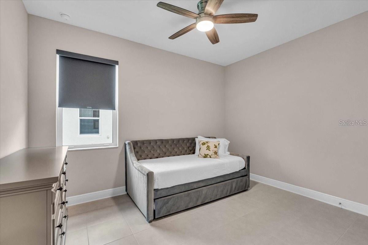 SWEETWATER AT LAKEWOOD RANCH PH I & II - Residential