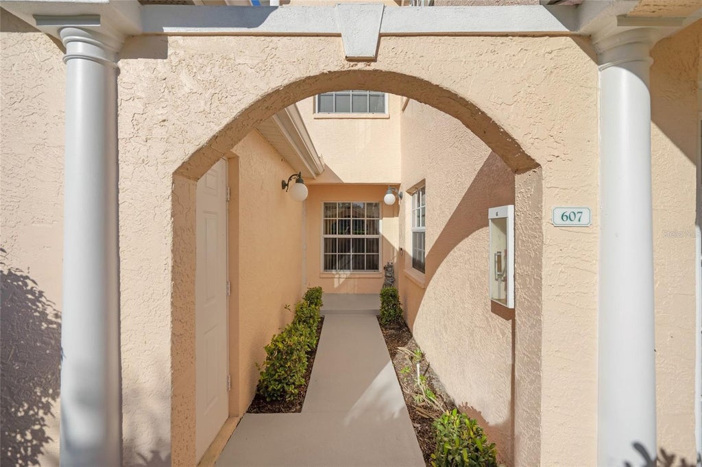 Photo of 607 Gondola Park Drive #607, Venice, FL 34292 (MLS # N6146307)