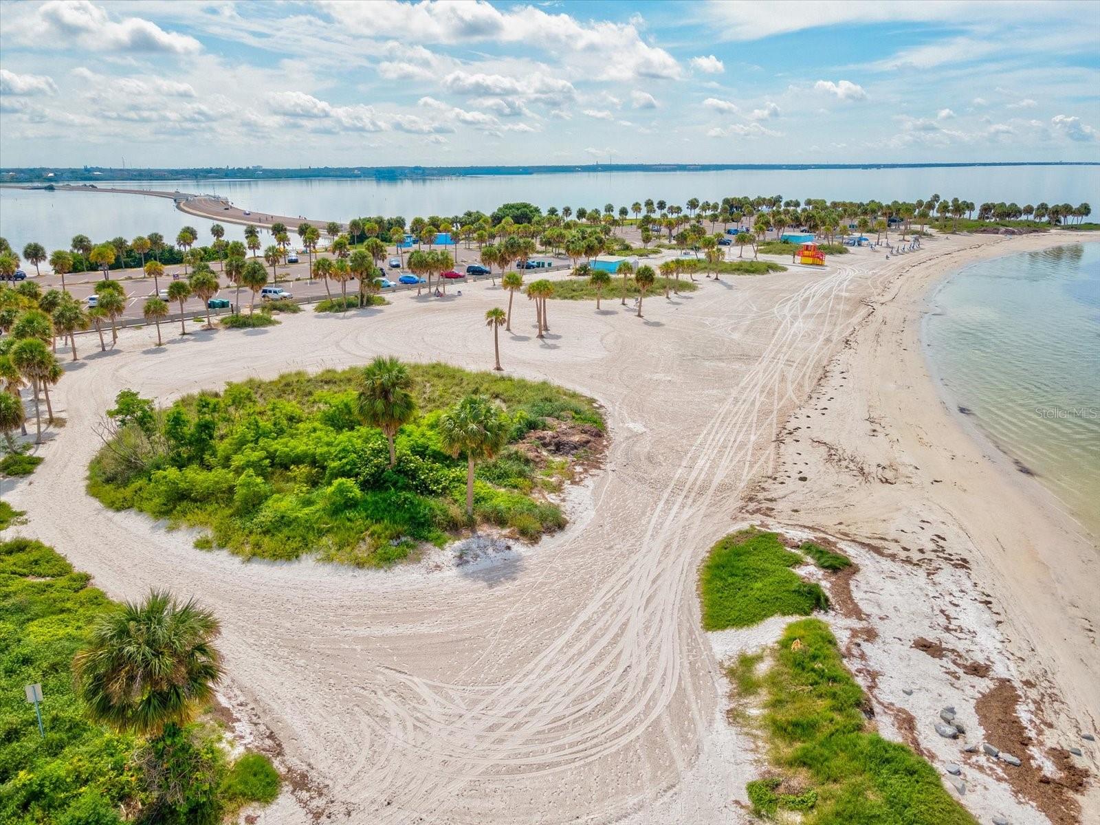 SEA BREEZE ISLAND - Land