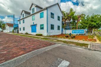 SEA BREEZE ISLAND - Land