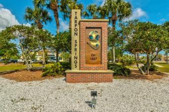 SEA BREEZE ISLAND - Land