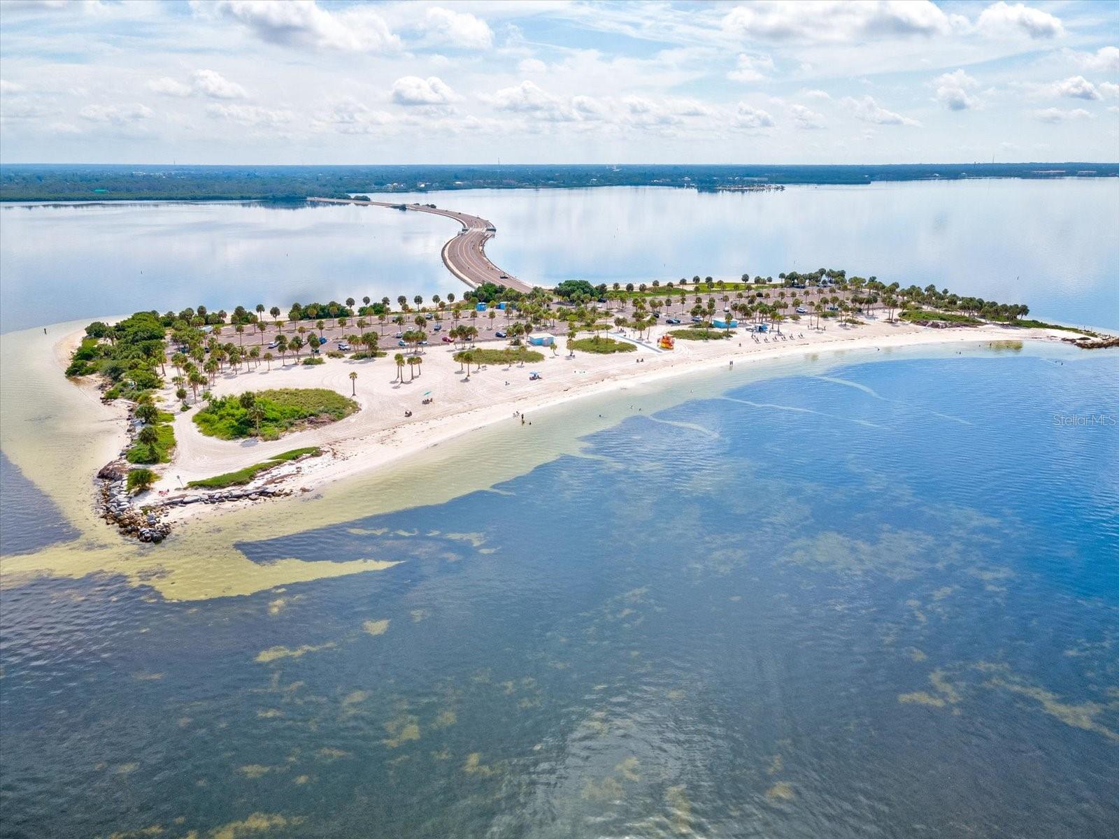 SEA BREEZE ISLAND - Land