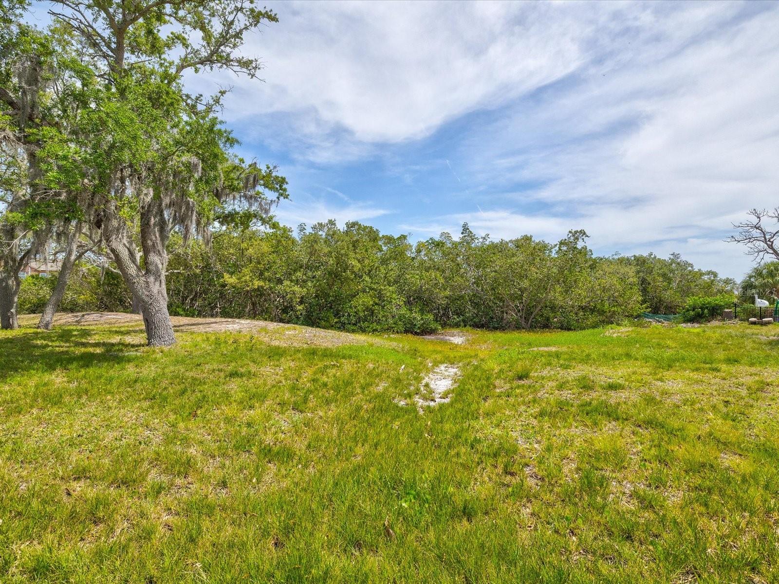 SEA BREEZE ISLAND - Land