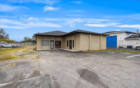 Tiny photo for 2733 SE 58th Avenue, Ocala, FL 34480 (MLS # OM718443)