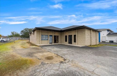 Tiny photo for 2733 SE 58th Avenue, Ocala, FL 34480 (MLS # OM718443)