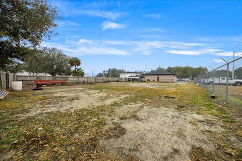 Tiny photo for 2733 SE 58th Avenue, Ocala, FL 34480 (MLS # OM718443)